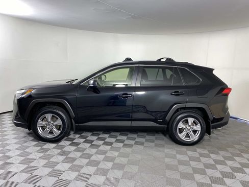 Used 2023 Toyota RAV4 LE AWD/4WD image 5