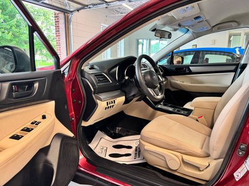 Used 2019 Subaru Outback 2.5i AWD/4WD image 8
