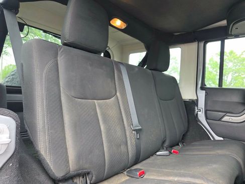 Used 2015 Jeep Wrangler Unlimited Sport w/ Quick Order Package 24S AWD/4WD image 11
