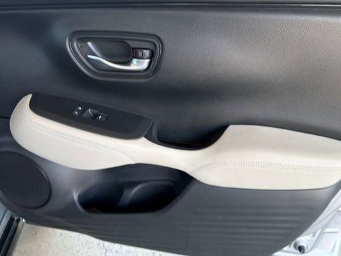 Certified 2024 Honda HR-V LX image 22