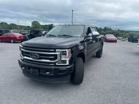 Used 2020 Ford F250 Platinum w/ FX4 Off-Road Package AWD/4WD image 3