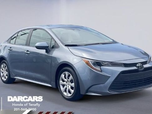 Used 2024 Toyota Corolla LE FWD image 1