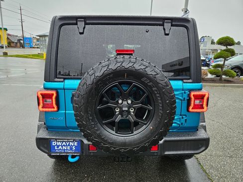 Used 2024 Jeep Wrangler Unlimited image 4