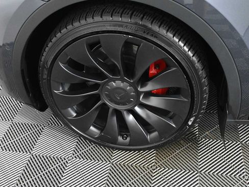 Used 2022 Tesla Model Y Performance AWD/4WD image 28
