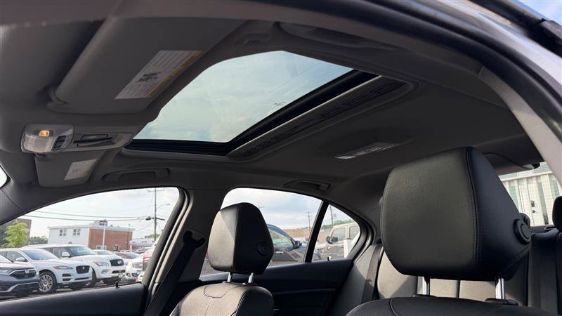 Used 2014 BMW 335i xDrive Sedan AWD/4WD image 24