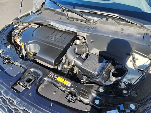 Used 2023 Land Rover Range Rover Evoque R-Dynamic S image 9