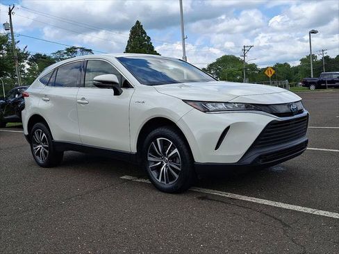 Certified 2021 Toyota Venza LE AWD/4WD image 1