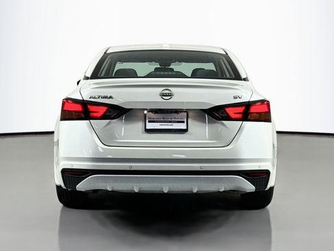 Used 2024 Nissan Altima 2.5 SV FWD image 4