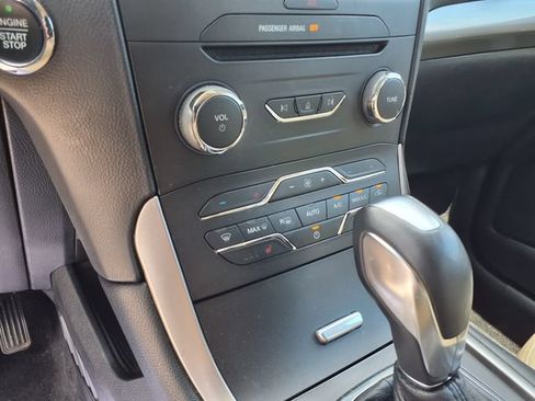 Used 2018 Ford Edge SEL w/ Equipment Group 201A FWD image 32