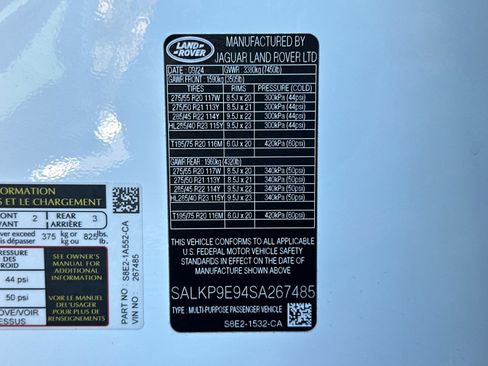 Used 2025 Land Rover Range Rover SE image 35