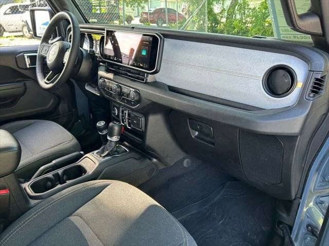 Certified 2025 Jeep Gladiator Sport AWD/4WD image 42