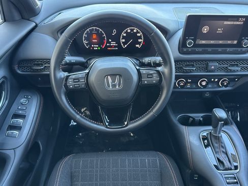 Used 2025 Honda HR-V Sport image 27