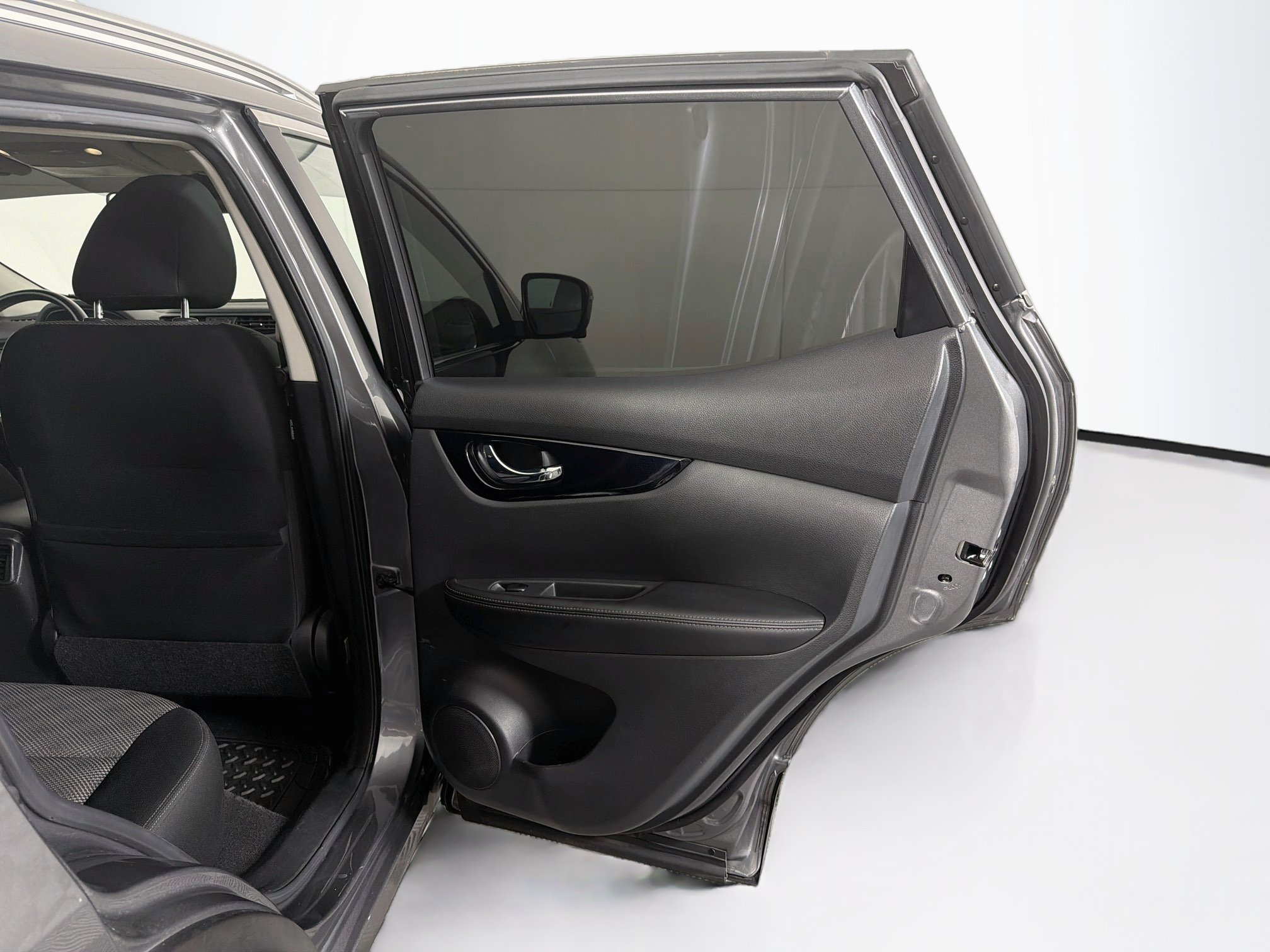 Used 2019 Nissan Rogue Sport SV w/ Technology Package FWD image 29