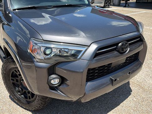 Used 2022 Toyota 4Runner SR5 Premium w/ Moonroof Package RWD image 8