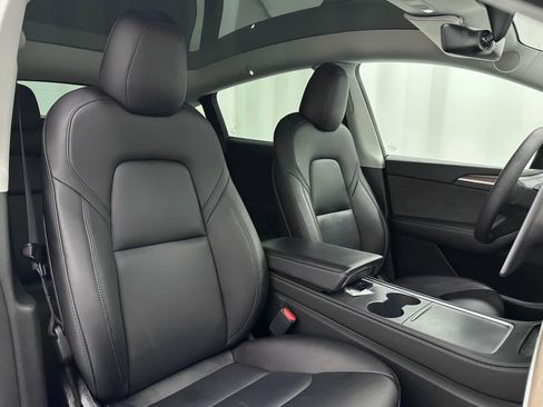 Used 2023 Tesla Model Y Long Range image 19