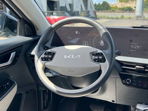 Certified 2022 Kia EV6 Wind AWD/4WD image 15
