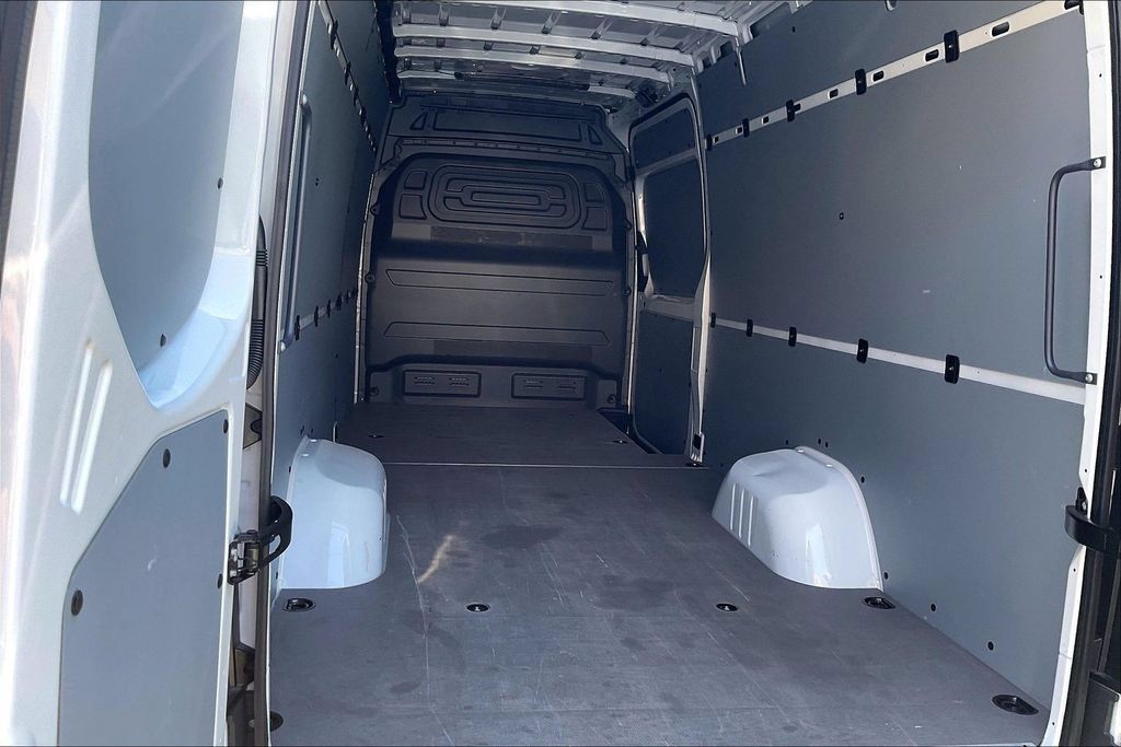 Used 2026 Mercedes-Benz Sprinter 3500 image 9