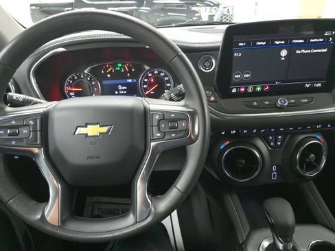 Used 2025 Chevrolet Blazer LT FWD image 12