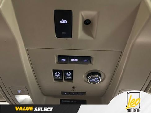 Used 2016 Chevrolet Tahoe LTZ AWD/4WD image 17