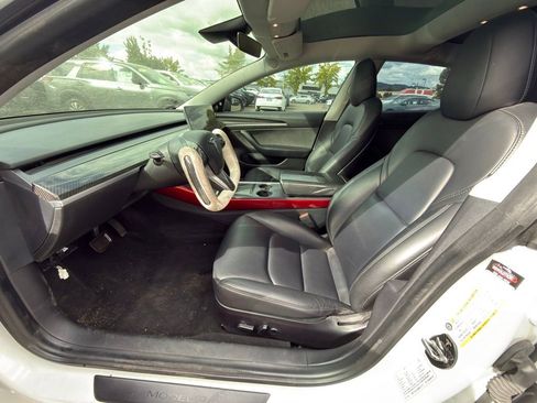 Used 2022 Tesla Model 3 Long Range AWD/4WD image 5
