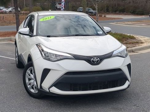 Used 2021 Toyota C-HR LE image 2