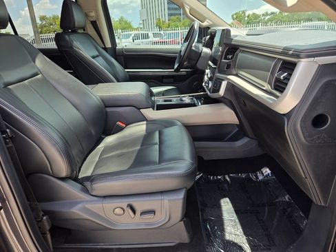 Used 2022 Ford Expedition XLT RWD image 16