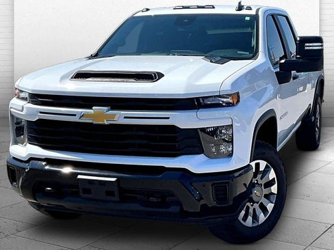Used 2025 Chevrolet Silverado 2500 Custom w/ Custom Value Package AWD/4WD image 11