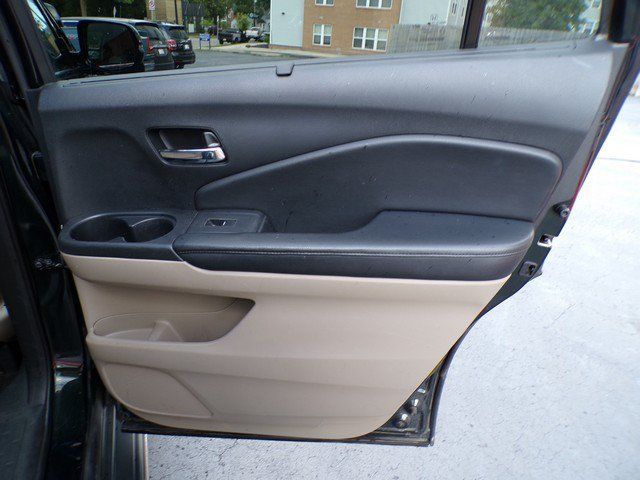 Used 2016 Honda Pilot Touring image 29