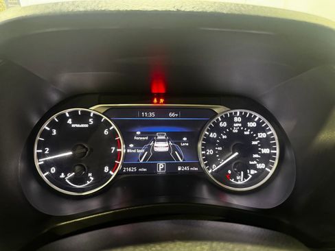 Used 2025 Nissan Sentra SV FWD image 7