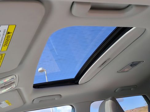 Used 2023 Kia Soul EX image 16