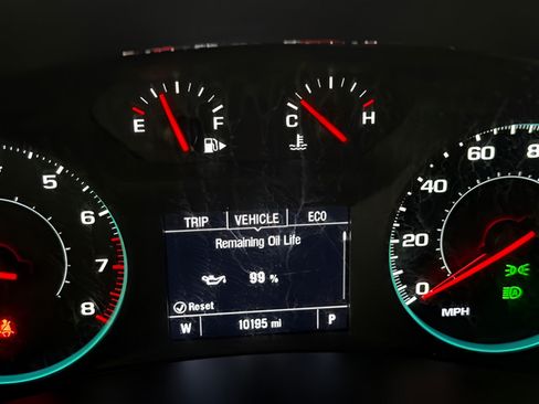 Used 2025 Chevrolet Malibu LT FWD image 19
