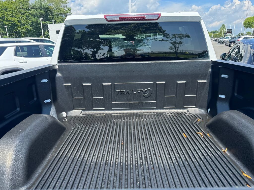 Used 2025 GMC Sierra 1500 SLT AWD/4WD image 30
