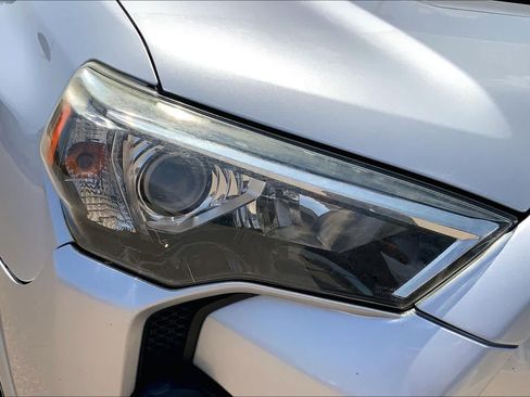 Used 2018 Toyota 4Runner TRD Off-Road Premium AWD/4WD image 36