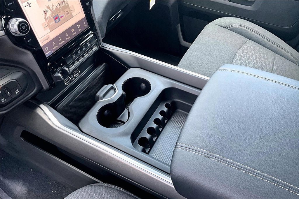 New 2026 RAM 3500 Big Horn AWD/4WD image 9