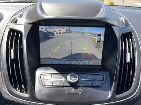 Used 2019 Ford Escape SEL image 9