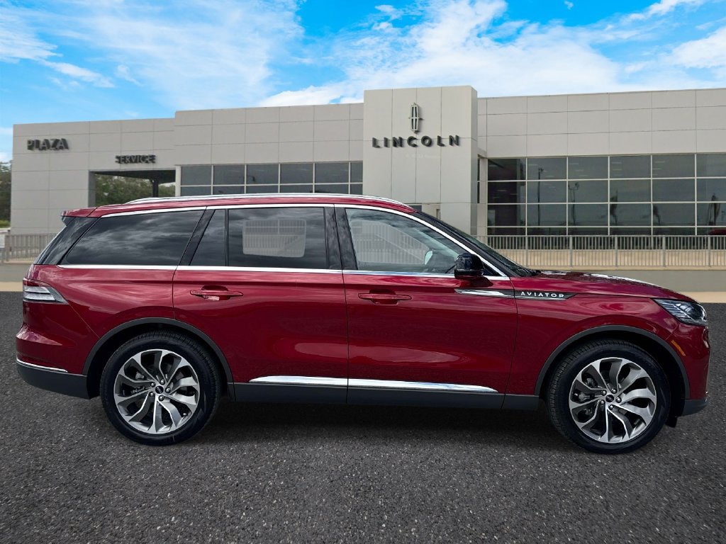 New 2027 Lincoln Aviator 2WD image 2