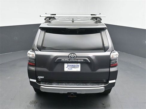Used 2018 Toyota 4Runner TRD Off-Road image 27