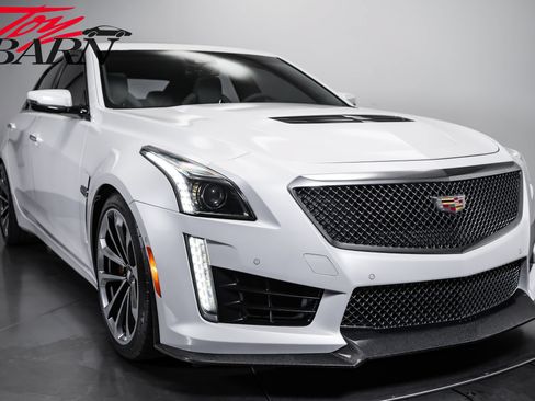 Used 2017 Cadillac CTS V w/ Luxury Package RWD image 9
