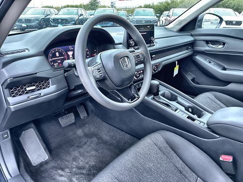 Certified 2025 Honda Accord SE image 2