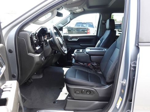 Used 2023 Chevrolet Silverado 1500 LT AWD/4WD image 17