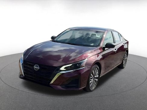 Used 2025 Nissan Altima 2.5 SV FWD image 5