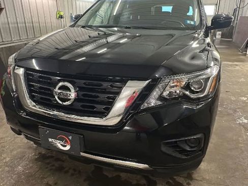 Used 2017 Nissan Pathfinder S image 5