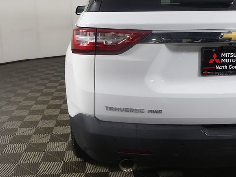 Used 2020 Chevrolet Traverse LT w/ Driver Confidence II Package AWD/4WD image 16
