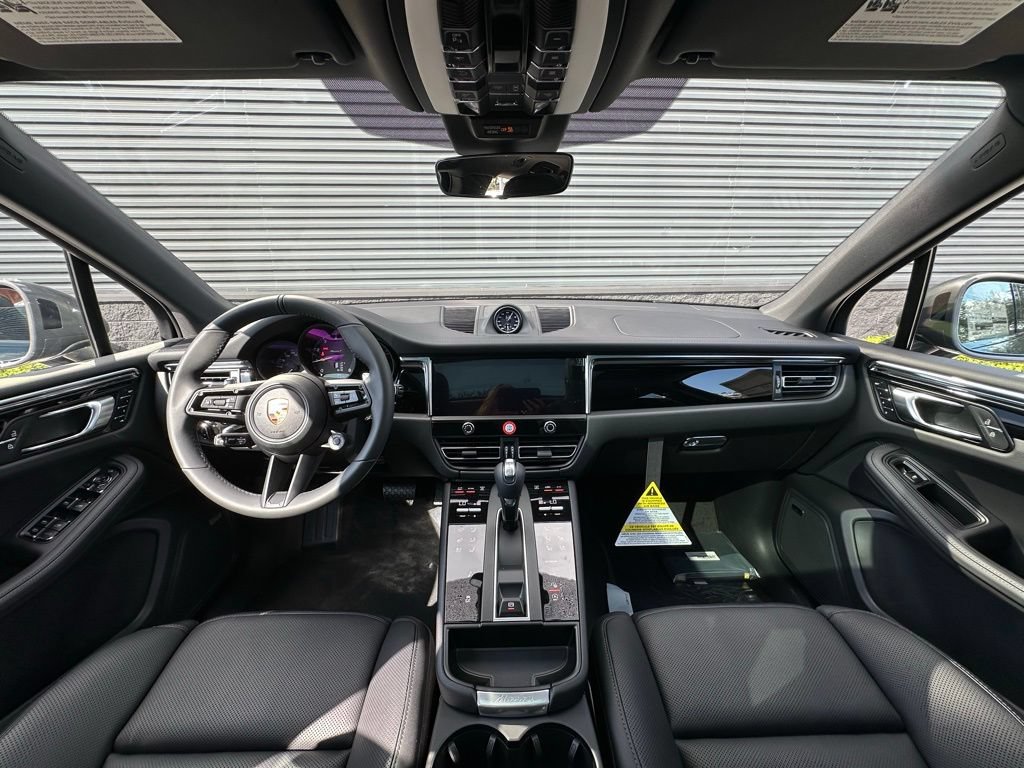 Used 2026 Porsche Macan AWD/4WD image 6