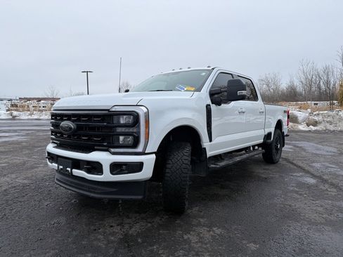 Used 2023 Ford F250 Lariat w/ Black Appearance Package image 10