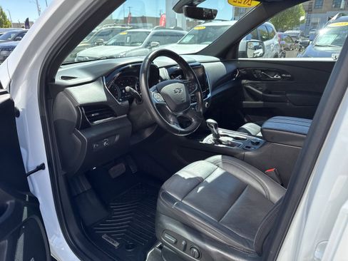 Used 2022 Chevrolet Traverse RS AWD/4WD image 2