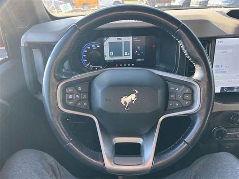 Used 2023 Ford Bronco Wildtrak image 11