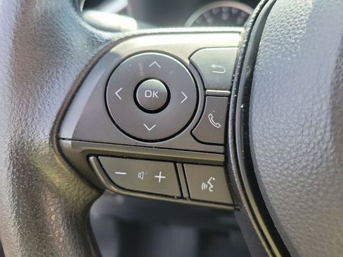 Used 2022 Toyota RAV4 XLE image 31