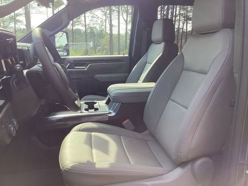 New 2026 Chevrolet Silverado 2500 LTZ w/ LTZ Premium Package AWD/4WD image 16