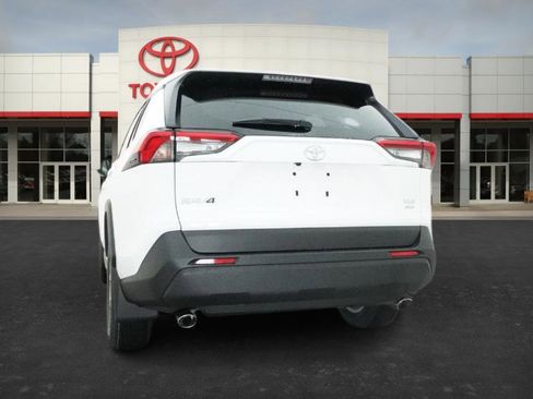 New 2025 Toyota RAV4 XLE image 15